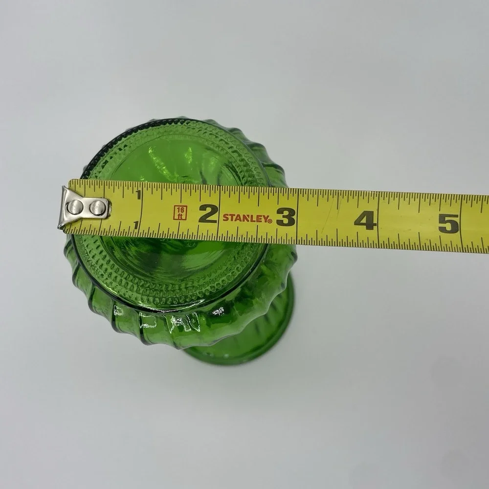 Vintage Emerald Green Hoosier Glass Swirl Vase 7.5